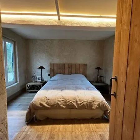 Chaleureuse Ferme Restauree Au Calme Avec Piscine Fiquefleur-Équainville