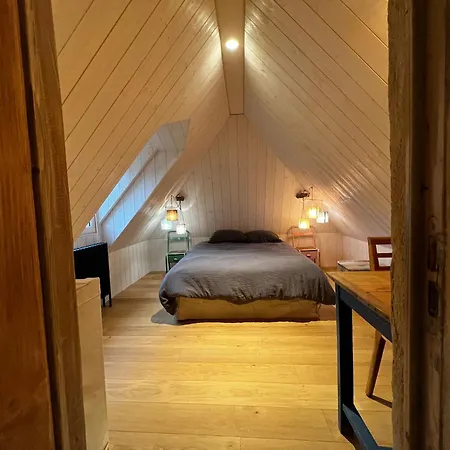 Chaleureuse Ferme Restauree Au Calme Avec Piscine Tatil Evi Fiquefleur-Équainville